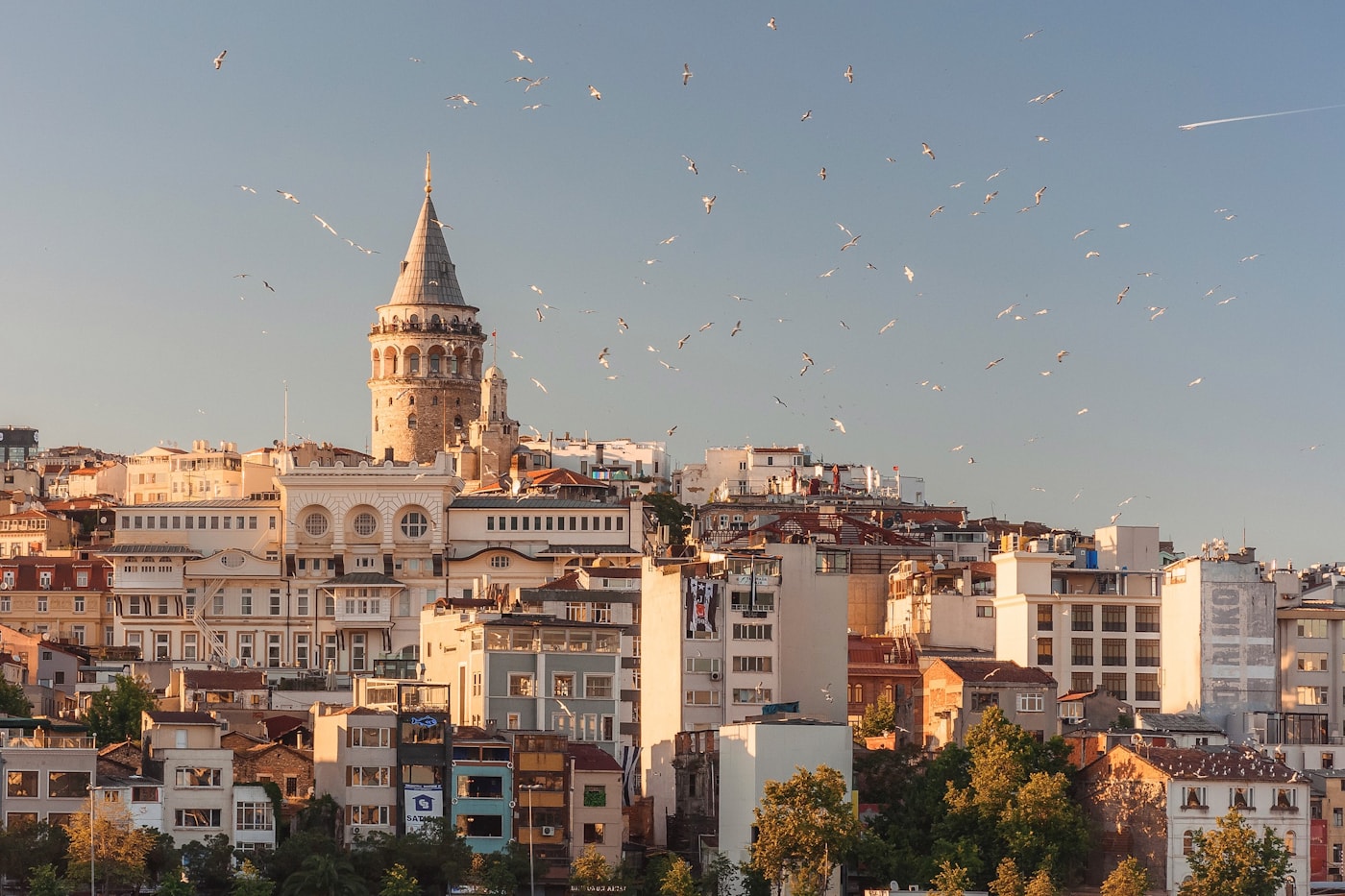 İstanbul Boğazı ve şehir ışıkları